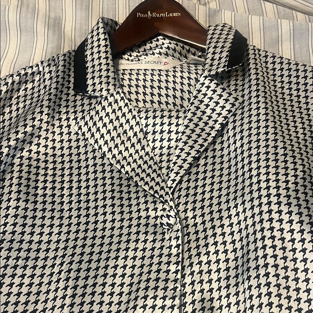 Victoria's Secret Black & White Houndstooth Silky Pajamas